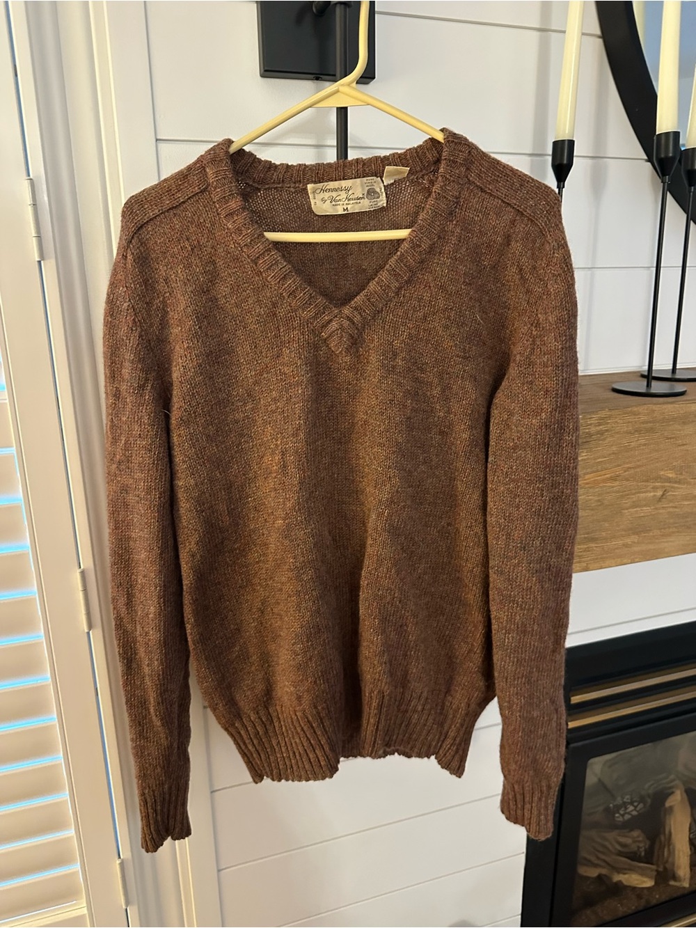 Van Heusen 100% WOOL Brown V-Neck Men's Sweater